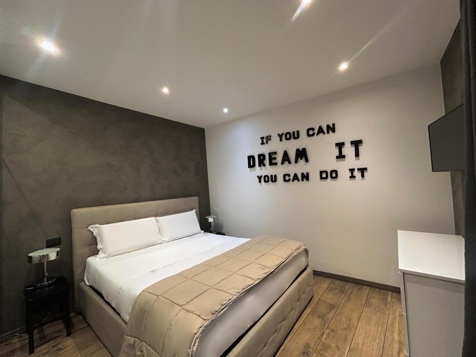 Leonardo Duplex Apartment Milano Eksteriør billede