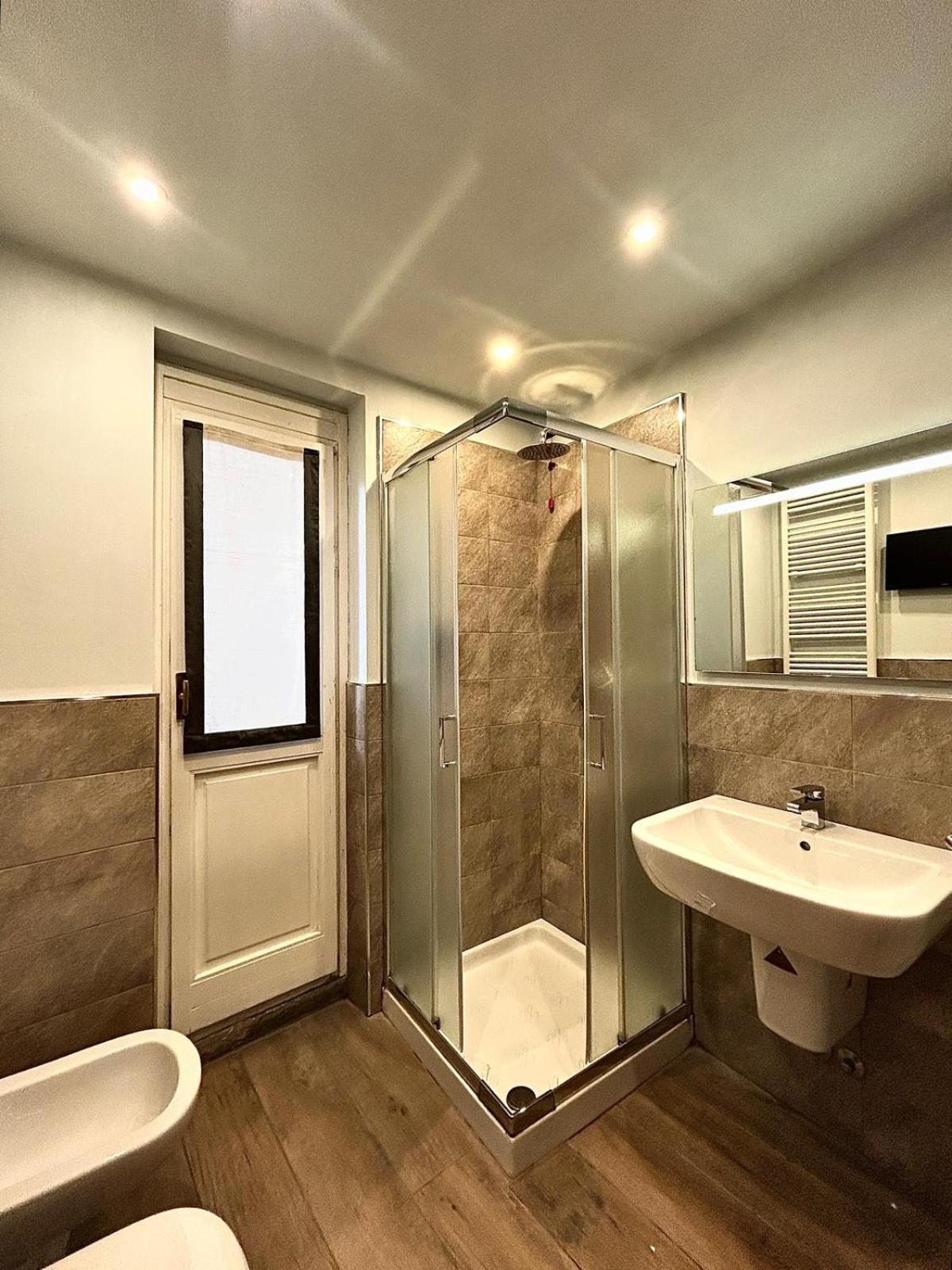 Leonardo Duplex Apartment Milano Eksteriør billede