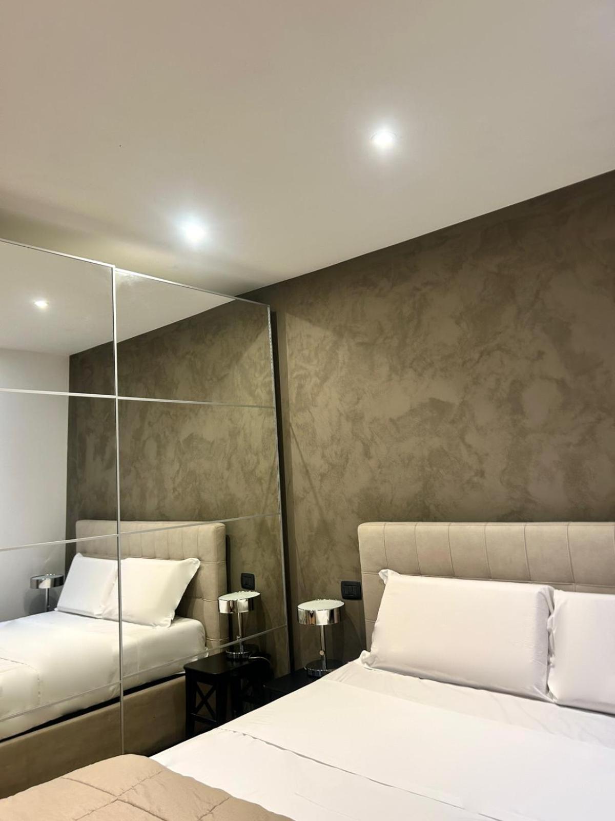 Leonardo Duplex Apartment Milano Eksteriør billede